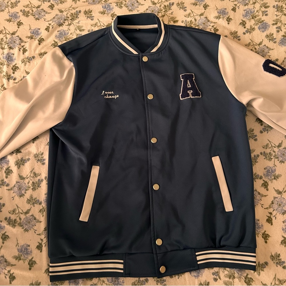 Varsity jacket, Letter R - Picture 4 of 4